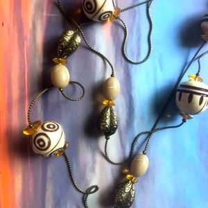 VINTAGE BEADED STUNNING NECKLACE